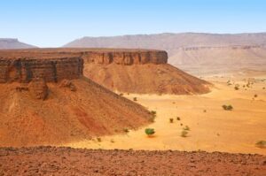 Plateaus in desert